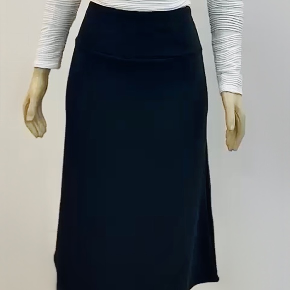 DEVORAH'S SECRET Navy Modest Midi Skirt Basic 28' Length - Picture 1 of 2